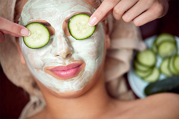 how to make and use cucumber and banana mask