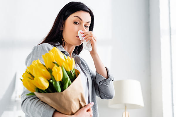 what causes allergic rhinitis?