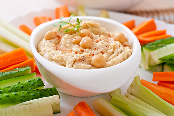 consuming low-carb veggies and hummus can help manage diabetes