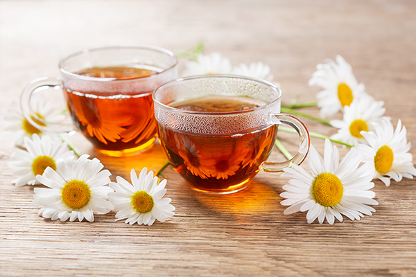 consuming chamomile tea can help control sneezing fits