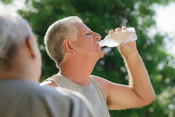 experts advice on preventing dehydration in the elderly