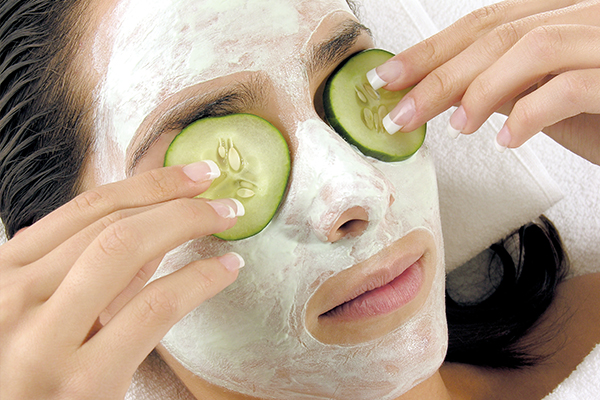 cucumber face mask can help in skin brightening