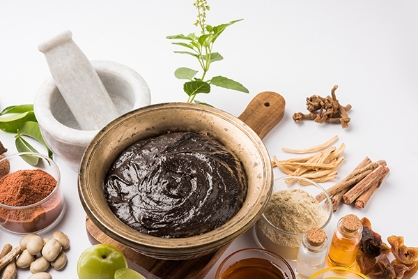 proper usage of ayurvedic herbs and oils for hair care