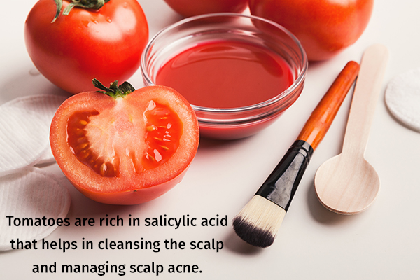 applying tomato juice to your scalp can manage scalp acne