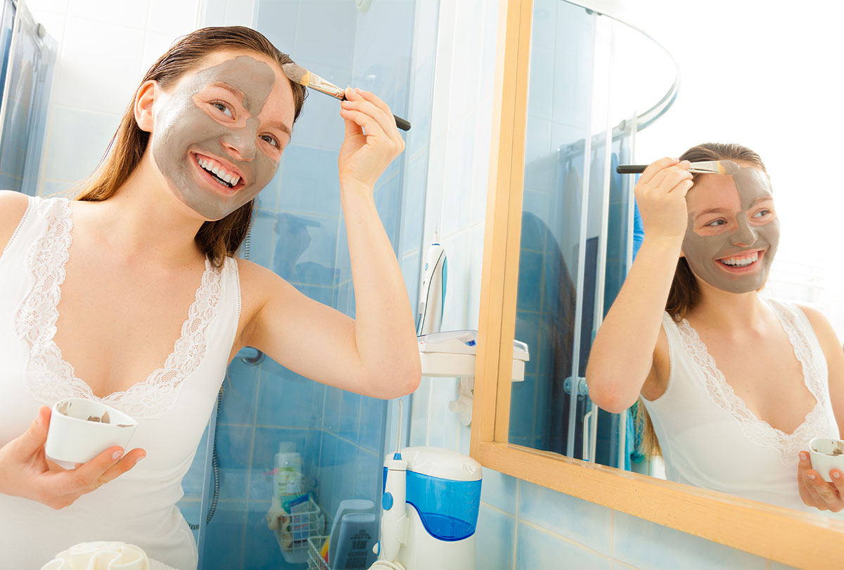 diy bentonite clay face mask for acne