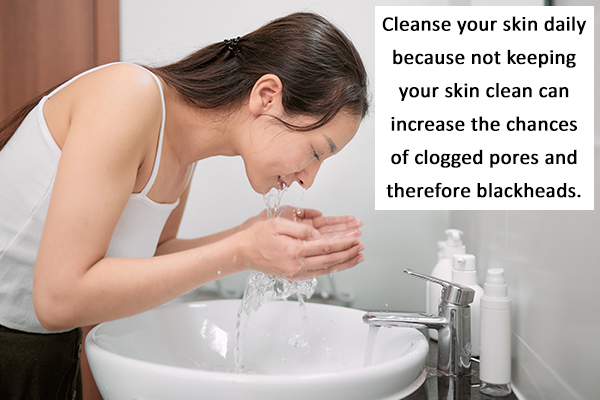 cleanse your skin daily to prevent blackheads in ear