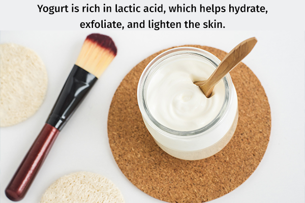 apply yogurt to lighten dark skin