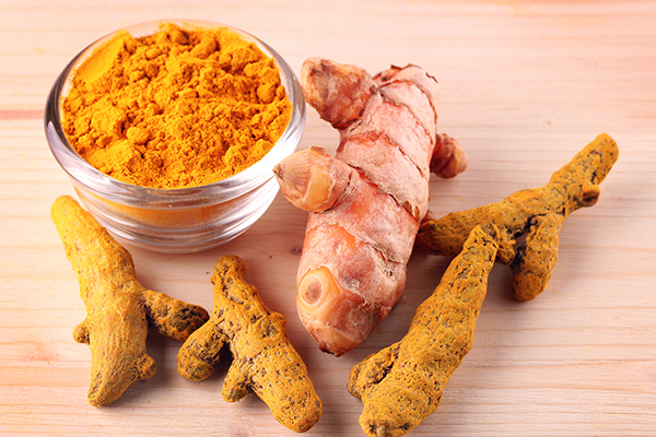 topical application of turmeric can help manage breast infections