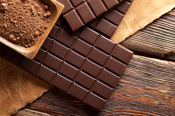 dark chocolate consumption can help improve brain health