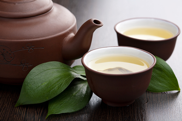 drinking green tea regularly can help you reduce weight