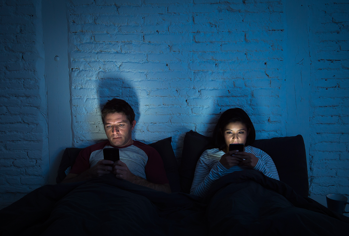how mobile phone/tablet use in bed harms your health